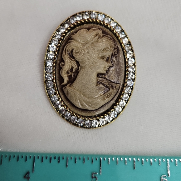 Women's Beauty Head Cameo Brooch Retro Style Pin Rhinestone Sparkling Gold Tone - Picture 2 of 6